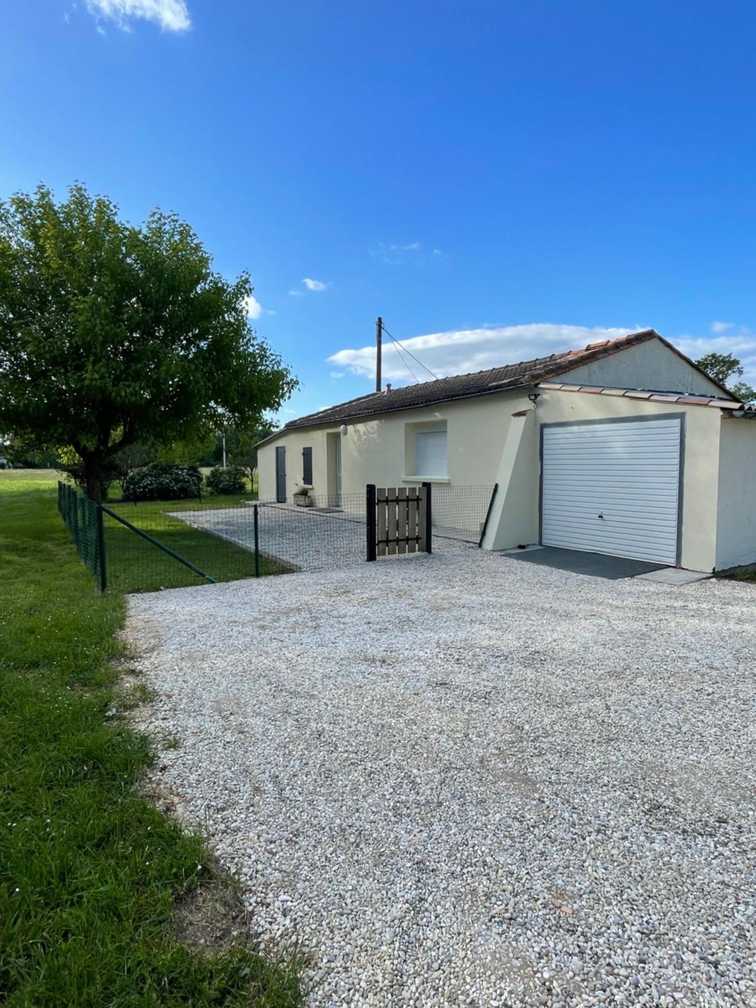 Domaine Des Quatre Terres Villa Lesparre-Medoc Exterior photo